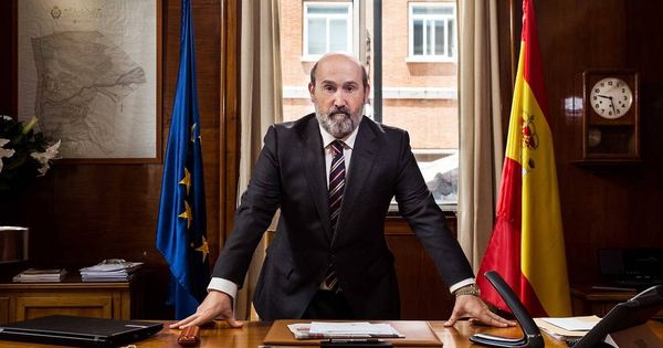 motivo hacerte molestar petróleo Ambición, soledad y mezquindad: 'Vota Juan' rompe con el tabú de la  política española