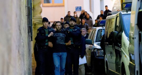 Foto: Feher, trasladado por la Guardia Civil a los juzgados de Alcañiz (Teruel) el pasado 17 de diciembre. (EFE)