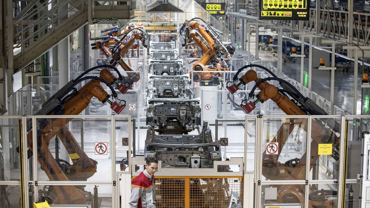 La producción industrial se dispara un 7% en 2021, su mayor repunte anual en 27 años