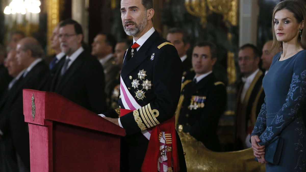 El Rey se suma ante las Fuerzas Armadas a la llamada al optimismo nacional de Rajoy