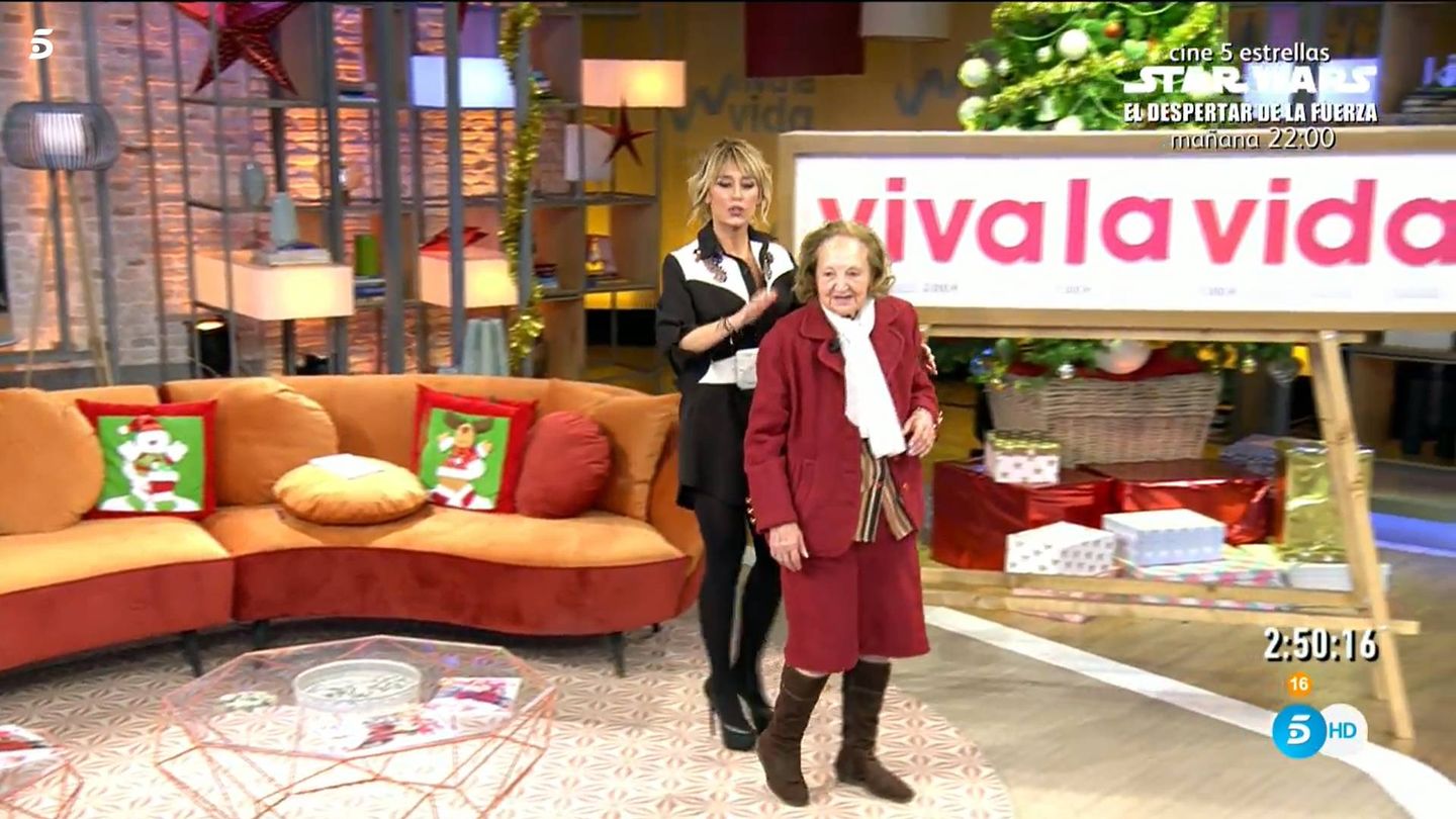 Emma García y Carmen, en 'Viva la vida'. (Telecinco)
