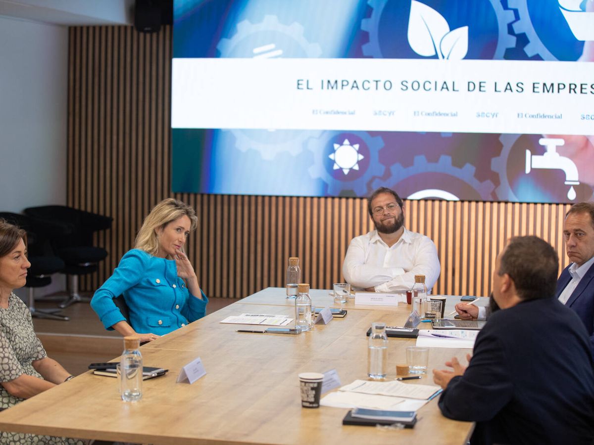 Foto: Mesa redonda `El impacto social de las empresas´.