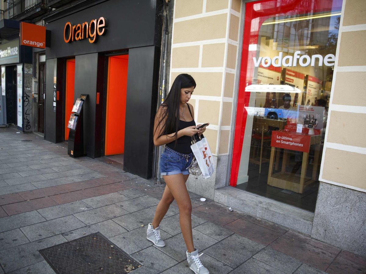 Foto: Las subidas de precio llegan a Vodafone y Orange (Reuters)