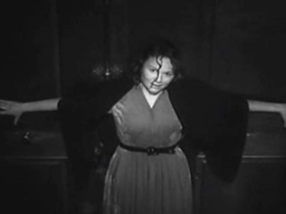 Foto: Susana Canales es Emilia, la protagonista de 'cielo negro' (1951) de Manuel Mur Oti. (Flixolé)