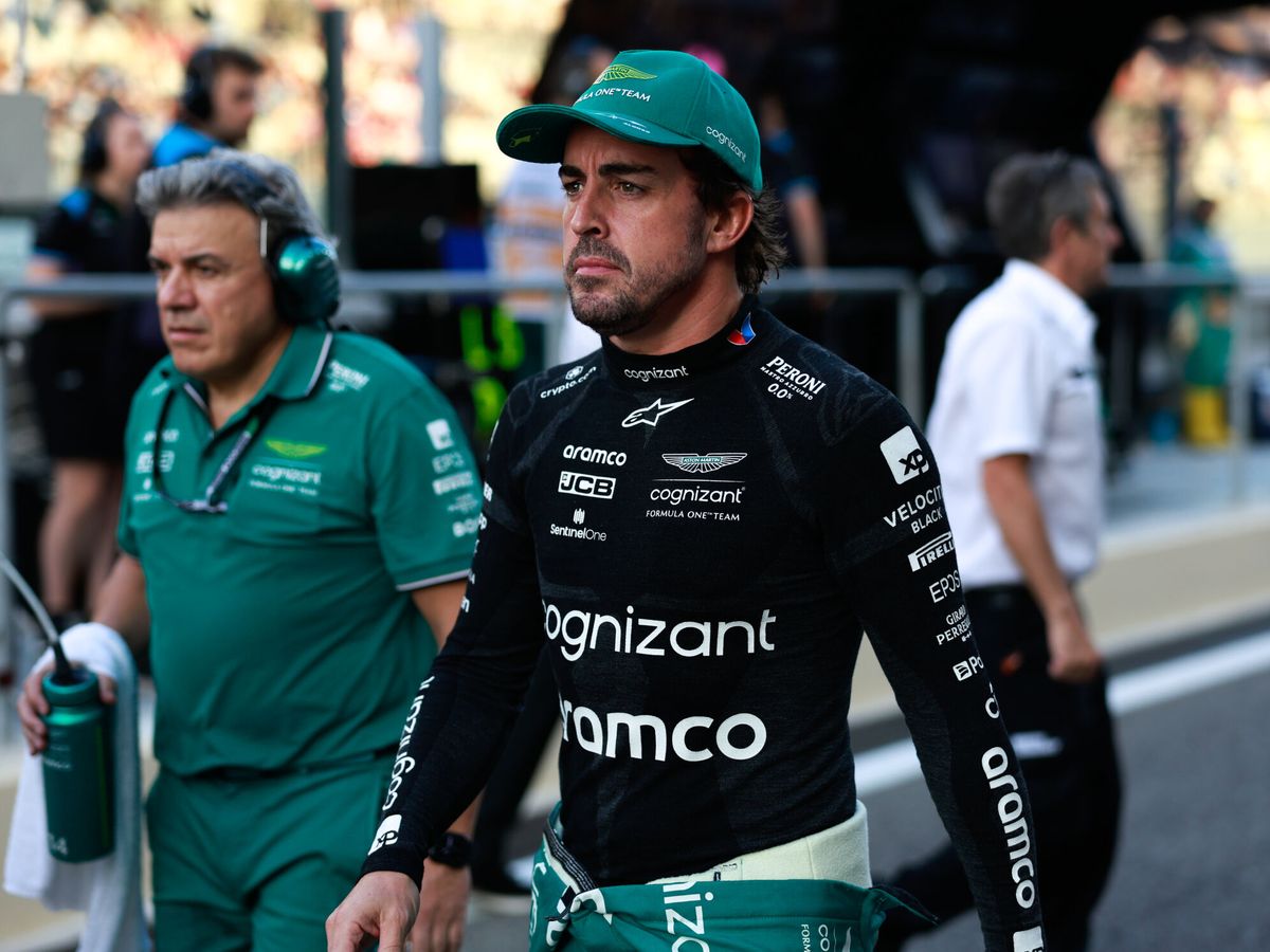 Foto: Fernando Alonso, ilusionado con el nuevo AMR24. (DPPI/AFP7)