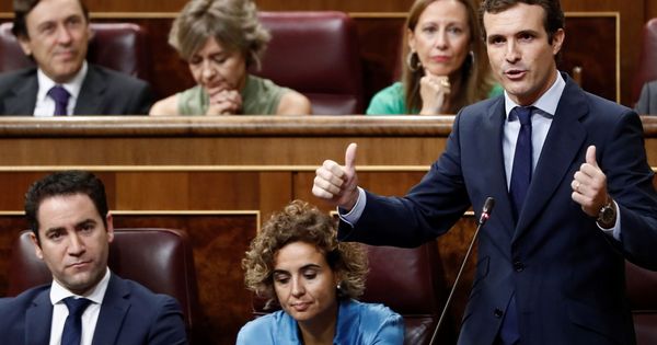 Foto: El presidente del PP, Pablo Casado interviene en la sesión de control. (EFE)