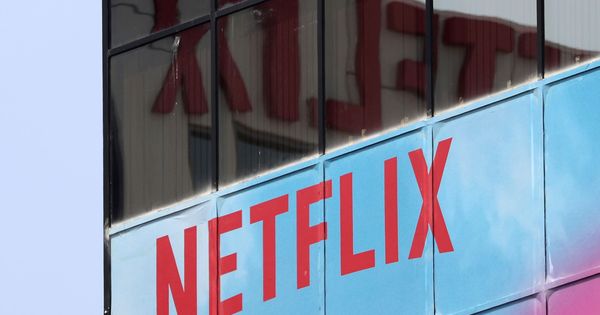 Foto: Logo de Netflix en la fachada de sus oficinas en Los Angeles, Estados Unidos. (Reuters)