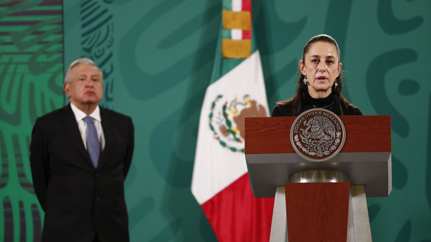 Claudia Sheinbaum, jefa de Gobierno de la Ciudad de México, junto al presidente Andrés Manuel López Obrador. (EFE)