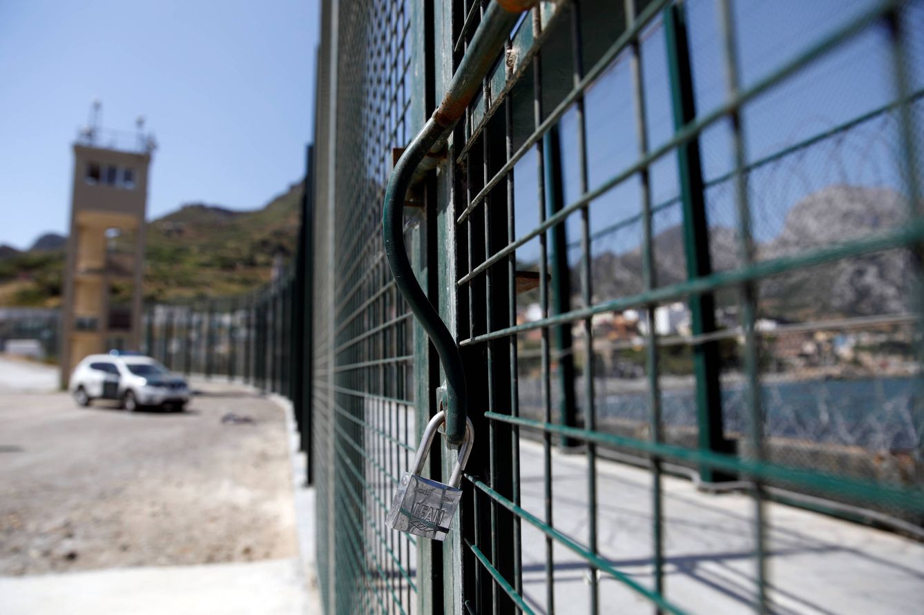 La valla fronteriza que separa Ceuta y Marruecos, el 22 de junio de 2018. (Reuters) 