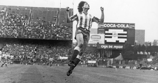 Foto: Paulo Futre celebra un gol en el Calderón. (Facebook Paulo Futre Oficial)
