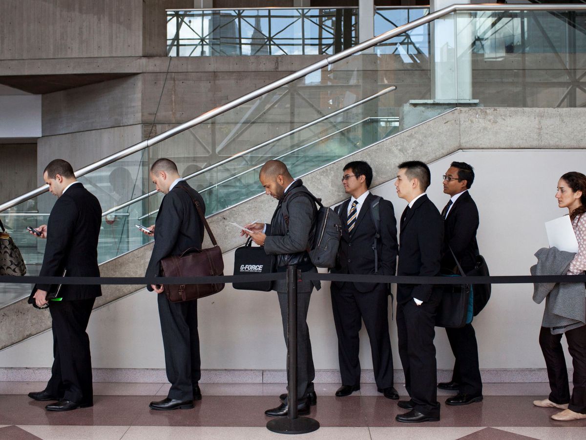 Foto: La lista de personas que tratan de encontrar empleo no deja de crecer cada día (Reuters/Andrew Burton)