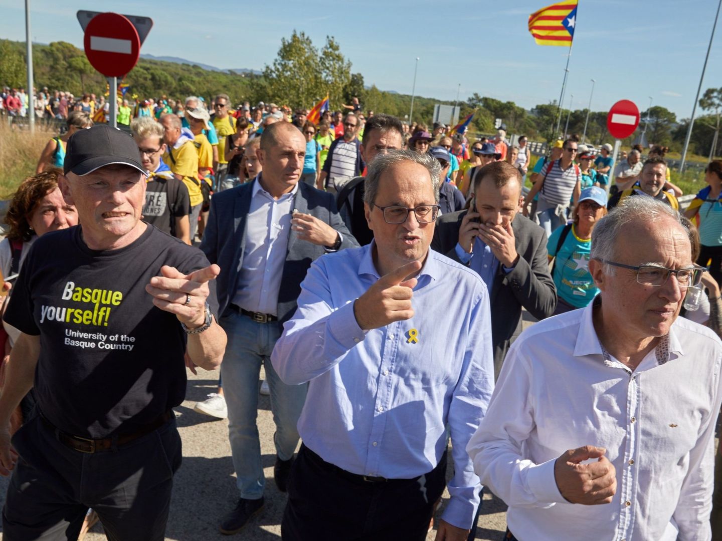 El Presidente de la Generalitat de Catalunya, Quim Torra (c), y el exlehendakari Juan José Ibarretxe (i), el pasado fin de semana. (EFE)