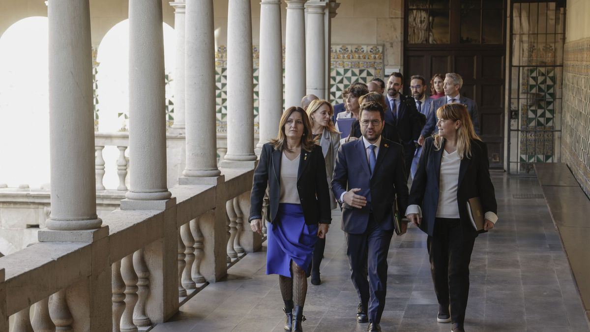 Aragonès desiste de sus planes de llevar los presupuestos al Parlament esta semana