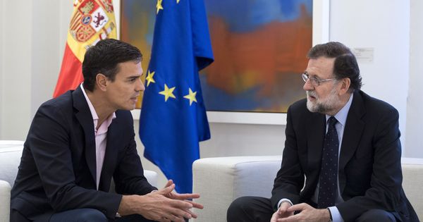 Foto: Rajoy y Sánchez, en La Moncloa. (EFE)