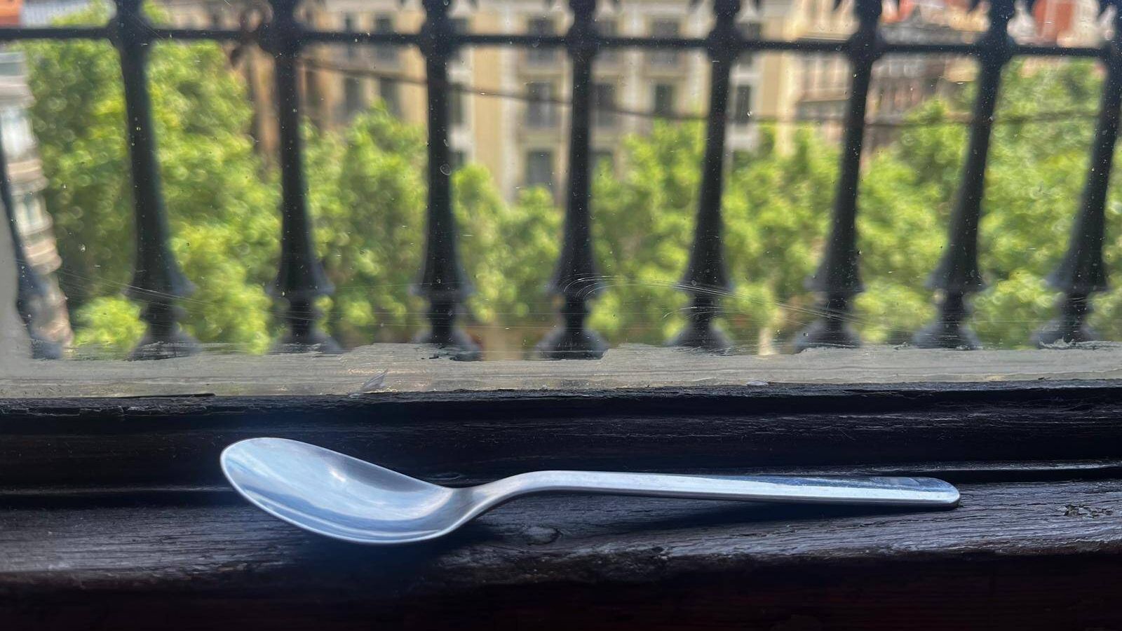 Facilísimo: el truco con una cuchara que todo el mundo puede hacer para minimizar la humedad en casa
