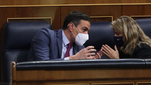 Sánchez y Díaz evitan atajar la crisis por Garzón y el fuego amigo abrasa al Gobierno