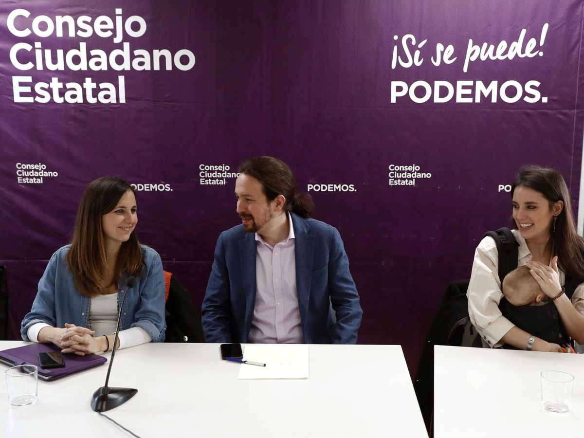 Foto: Las ministras Belarra y Montero, junto al fundador de Podemos Pablo Iglesias. (EFE/Mariscal)