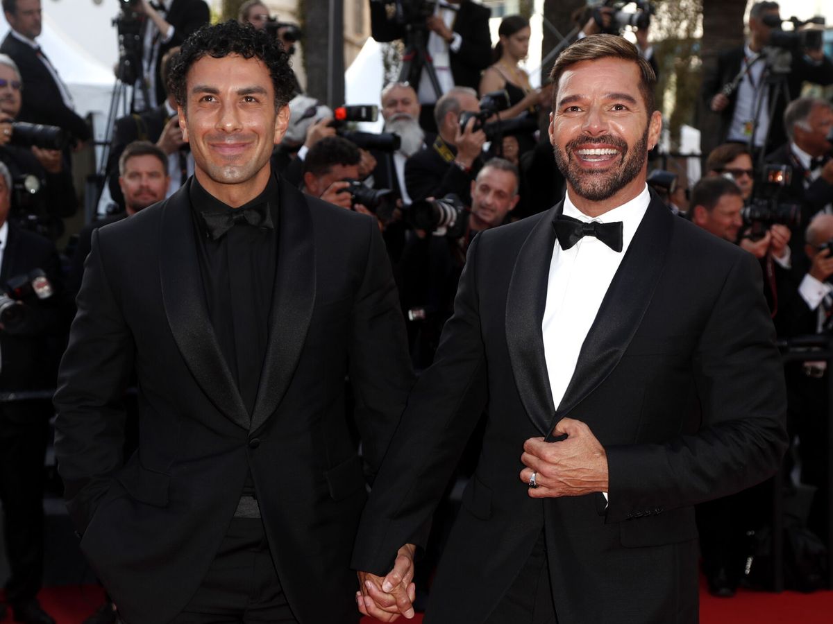 Foto: Ricky Martin y Jwan Yosef, en el estreno de la película 'Elvis' durante el Festival de Cannes. (EFE/Guillaume Horcajuelo)