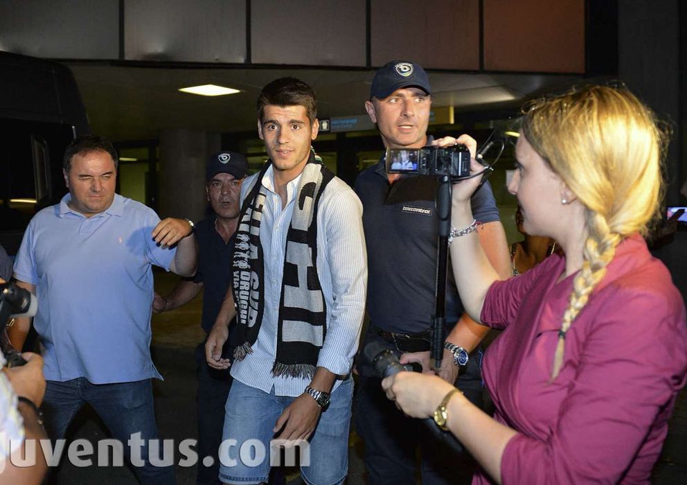 Foto: Álvaro Morata, a su llegada al aeropuerto de Turín-Caselle (juventus).