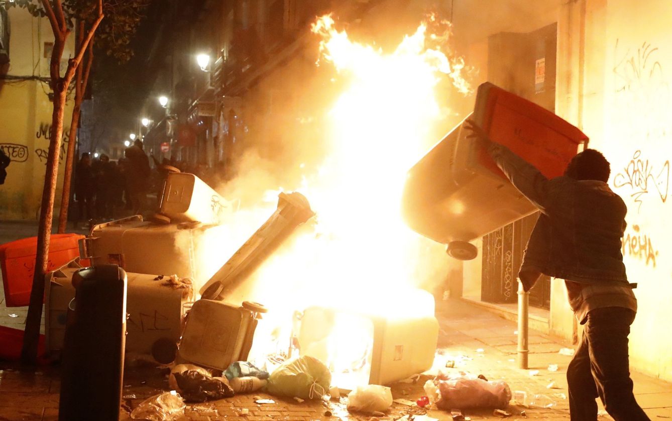 Disturbios en Lavapiés. (EFE)