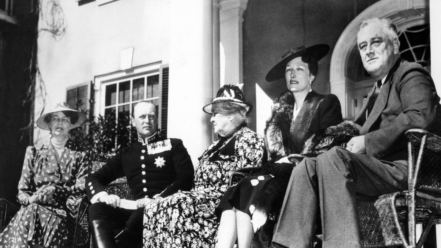 Roosevelt, junto a Marta de Noruega en la Casa Blanca en 1939. (Cordon Press)