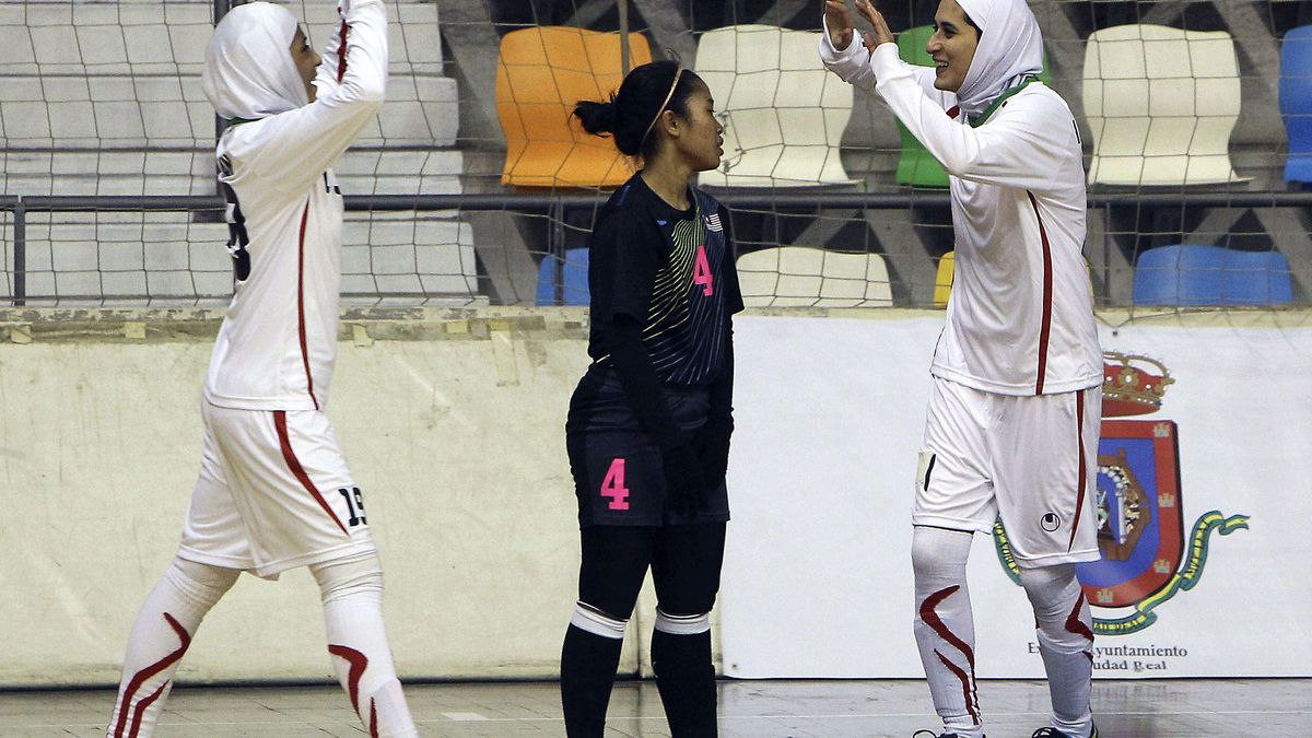El 'hiyab' mantiene vivo el amor por el deporte de las mujeres en Irán