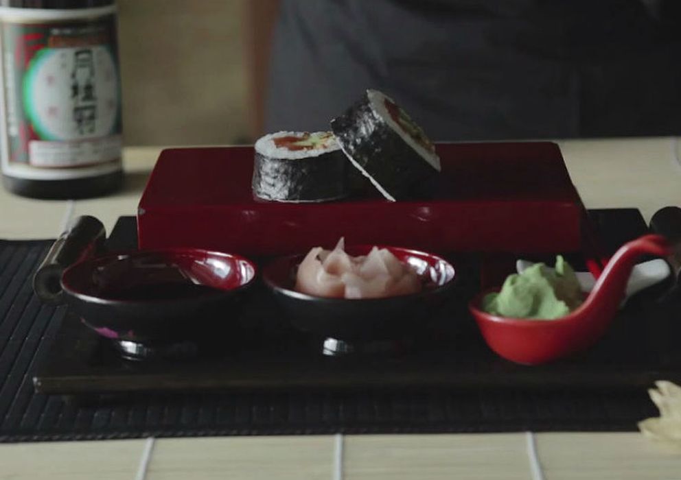 Foto: Futomaki crujiente de cebolla, salmón y aguacate