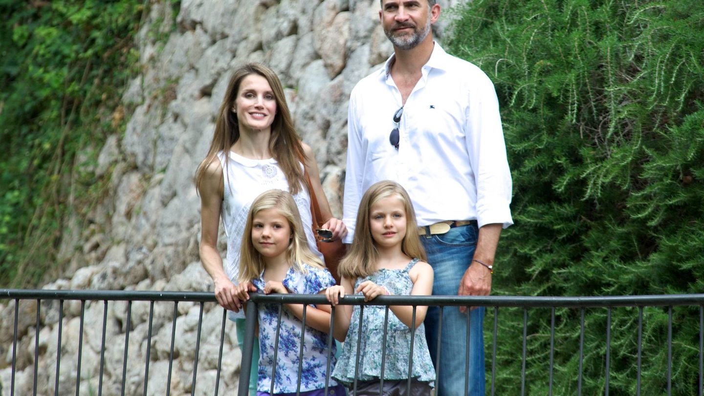 La actual familia real, durante un posado de aquel verano de 2013. (Getty)