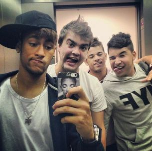 Neymar y sus amigos en una foto de Instagram