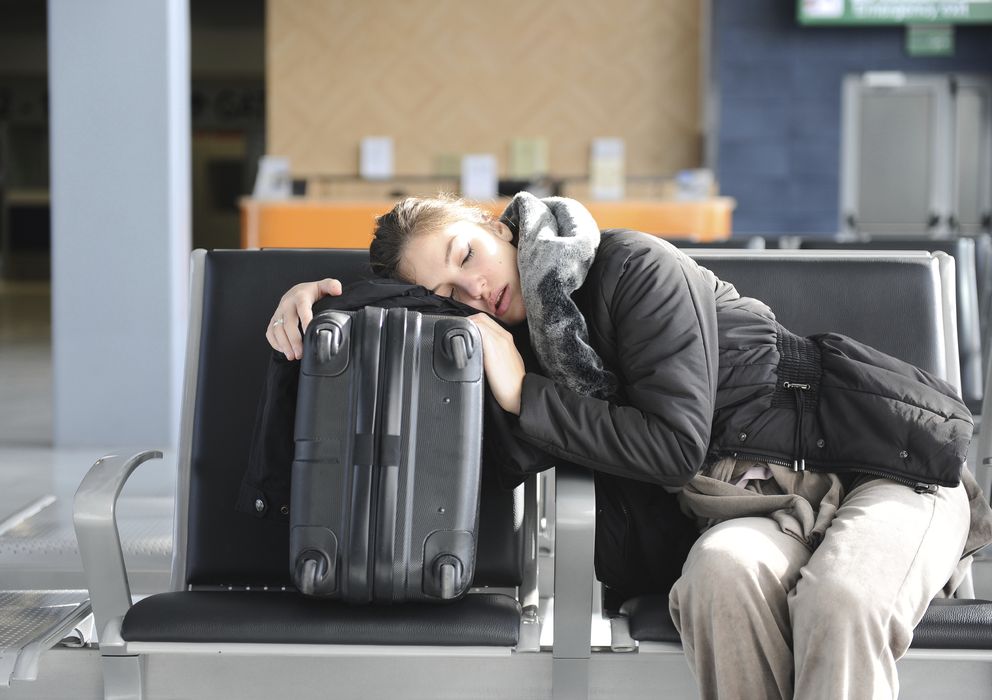 Foto: El 'jet lag' no se puede eliminar por completo, pero sí se pueden mitigar sus efectos. (iStock)
