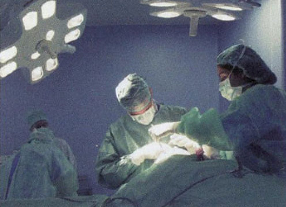 Foto: Las pacientes del Marbella Clinic demandan al falso cirujano plástico Pierre Albrecht