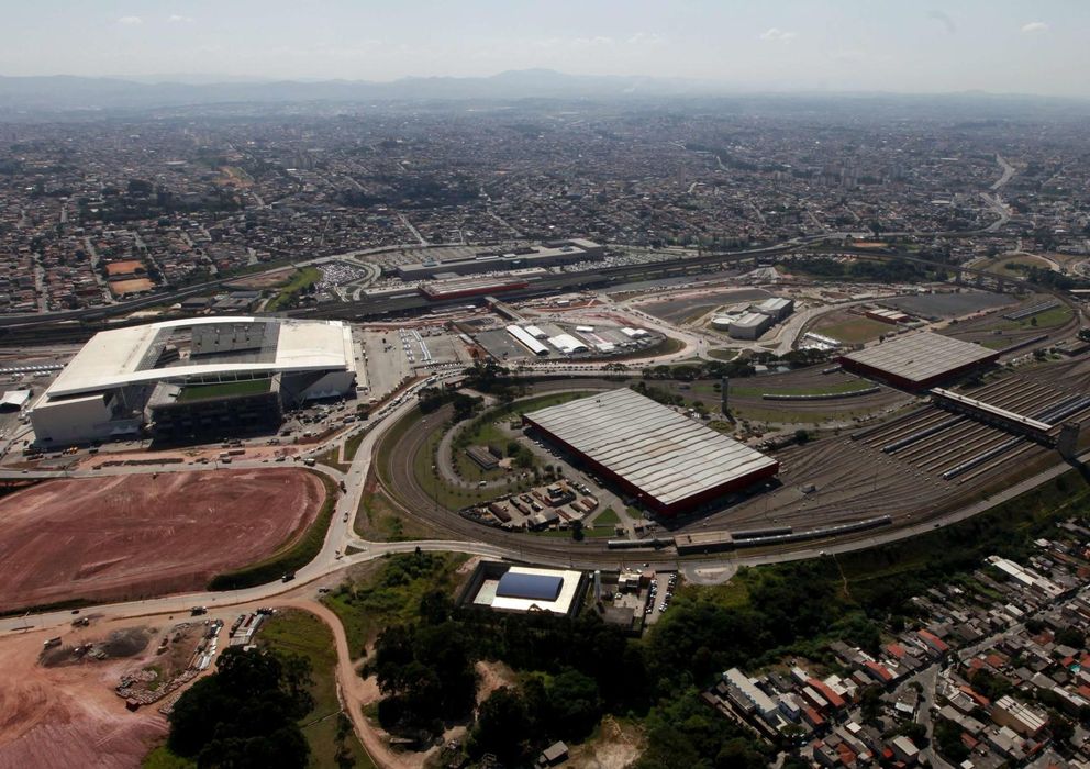 Foto: Vista general de las obras de construcción del Estadio Arena de Sao Paulo el 8 de mayo de 2014 (Reuters).