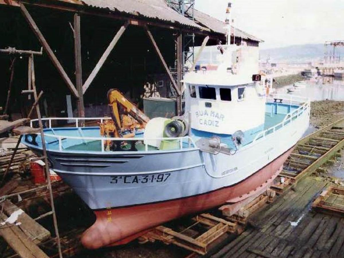 Foto: Fotografía de archivo del registro de pesqueros del Ministerio de Agricultura, Pesca y Alimentación, del barco pesquero gaditano Rua Mar. (EFE)