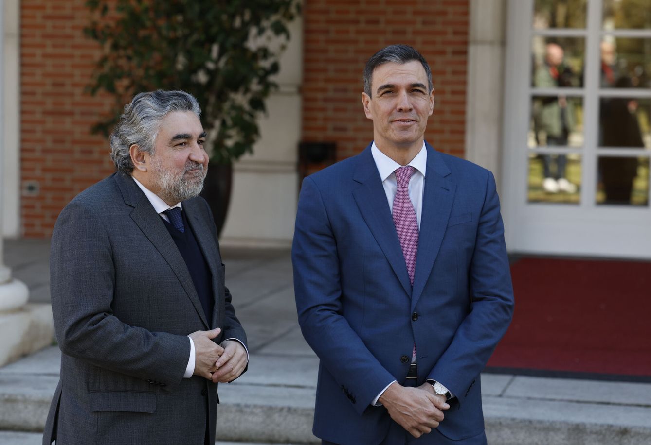 El presidente del CSD, José Manuel Rodríguez Uribes, y el del Gobierno, Pedro Sánchez. (EFE/Javier Lizón) 