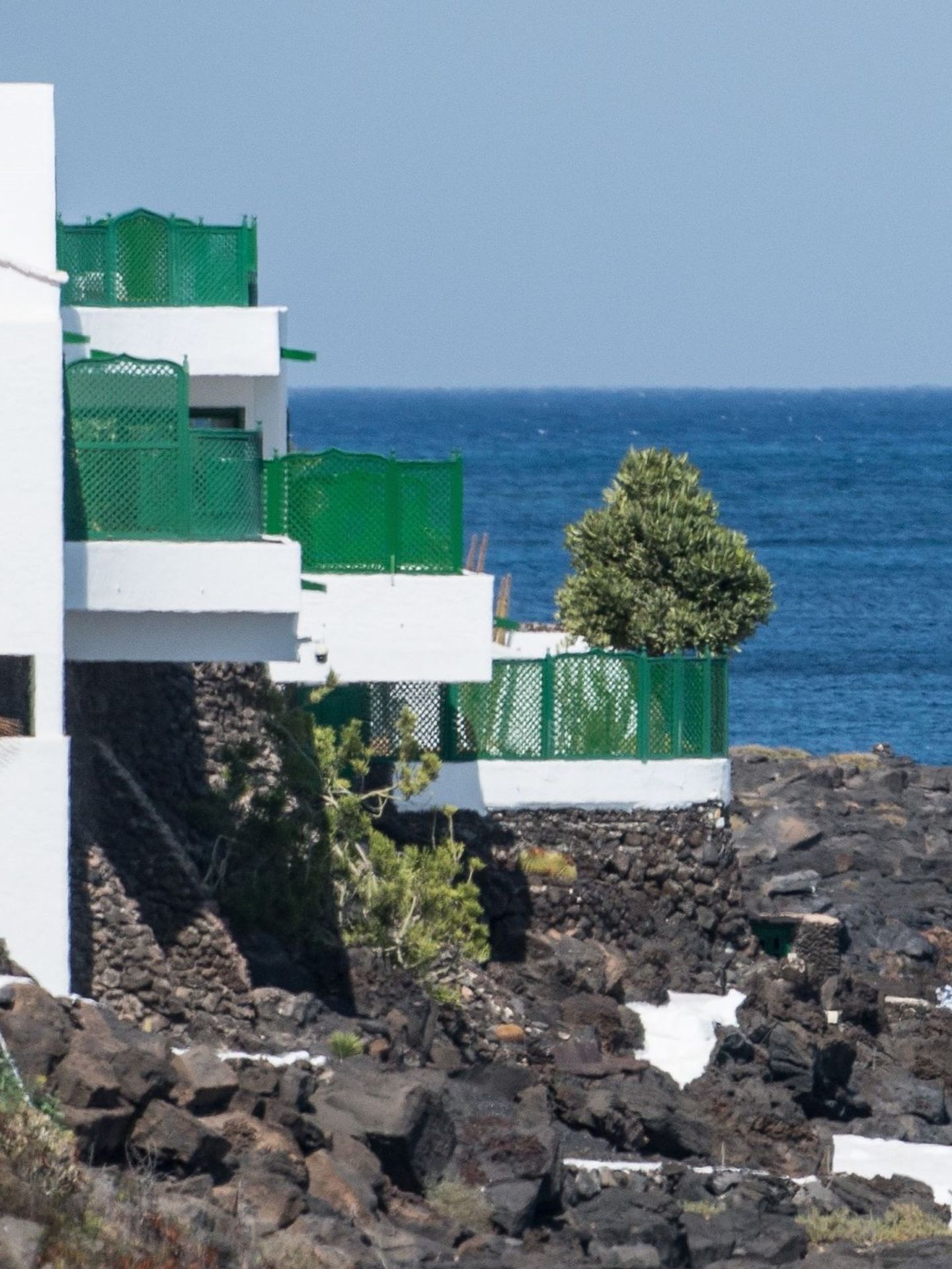 Vistas de la residencia de La Mareta, en Costa Teguise (Lanzarote). (EFE)