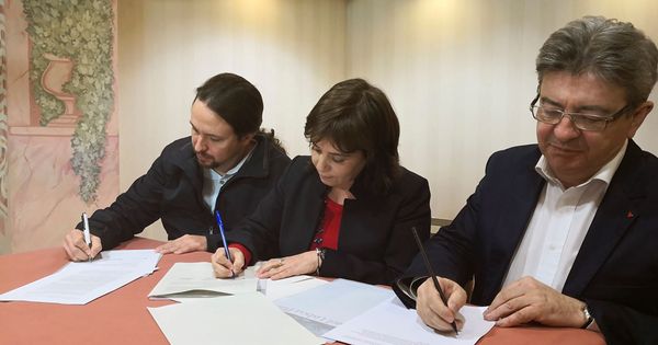 Foto: El secretario general de Podemos Pablo Iglesias, la coordinadora del Bloco de Esquerda Catarina Martins y el presidente de la France Insumise, Jean-Luc Mélenchon, firman la declaración de Lisboa. (EFE)