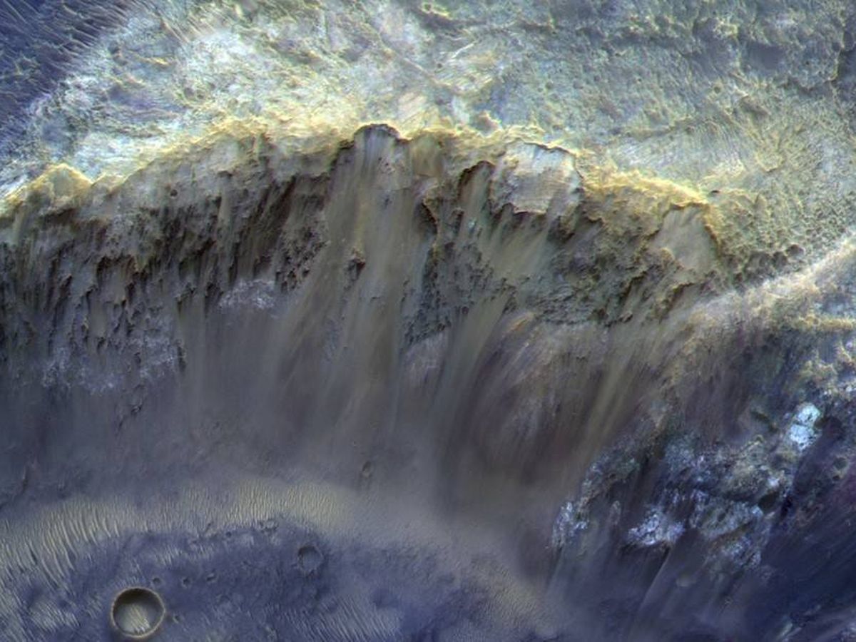Foto: El cráter de Marte y los sedimentos marinos. (Roskosmos/ESA)