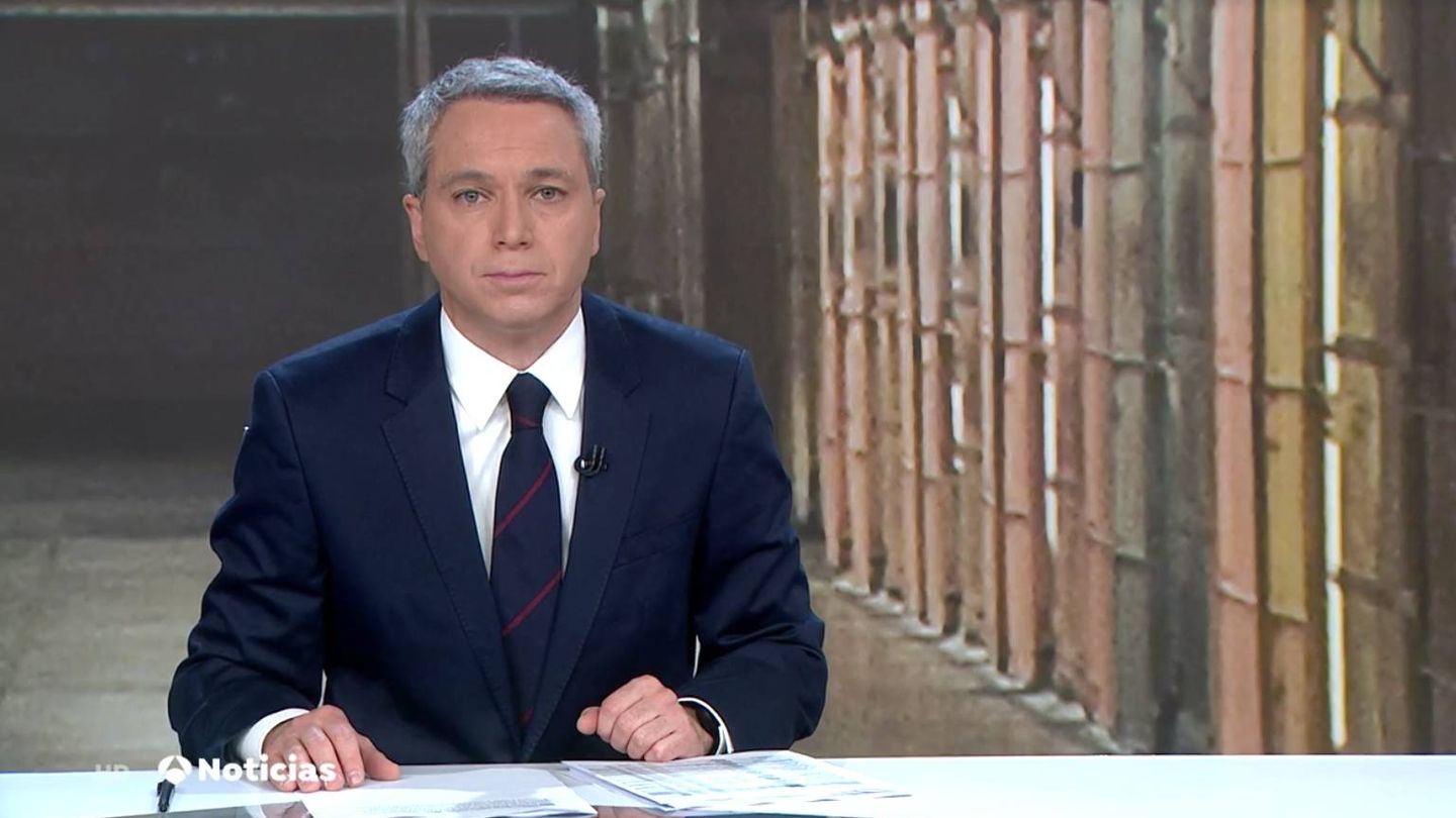 Vicente Vallés, conductor de 'Antena 3 noticias 2'. (Captura de Atresmedia)