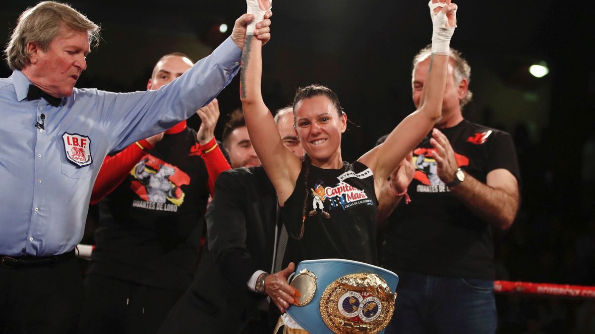 Joana Pastrana retiene el título mundial del peso mínimo con una exhibición de boxeo