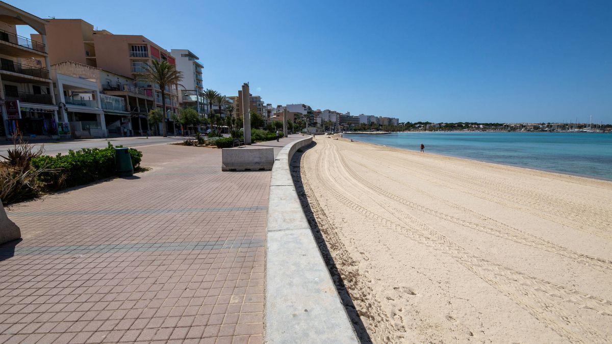 Playas vacías y tiendas cerradas: Baleares se asoma a la pobreza a la espera de turistas 