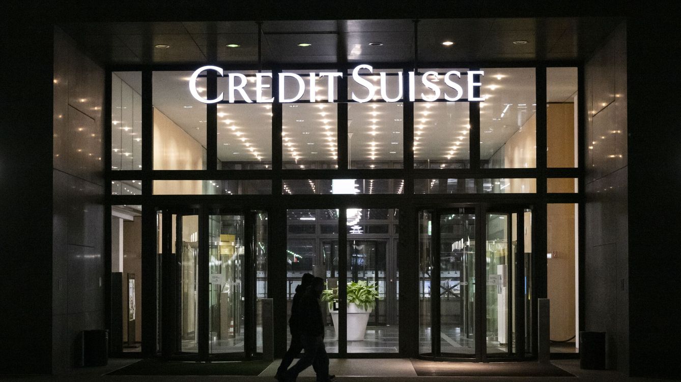 Foto: Sigue la última hora de la bolsa del Ibex 45, Wall street y las últimas noticias del desplome del banco Credit Suisse. (EFE)