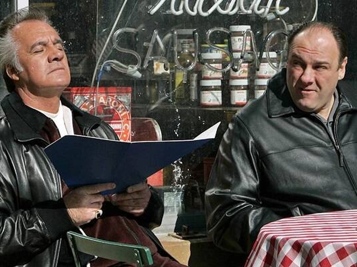 Foto: Paulie (Tony Sirico) y Tony (James Gandolfini), en 'Los Soprano'. (HBO).