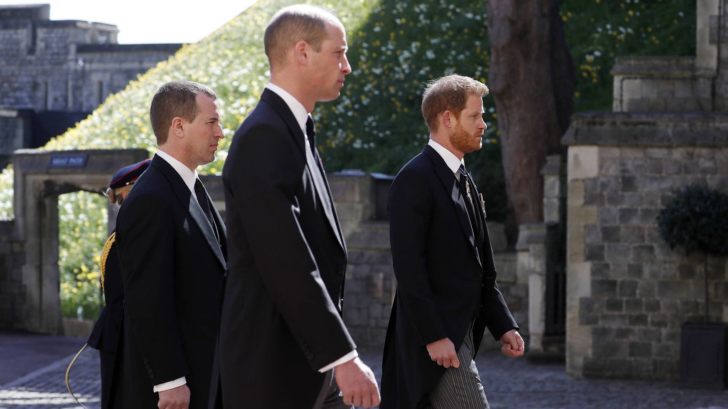 Peter Phillips, el príncipe Guillermo y el príncipe Harry, en el funeral del duque de Edimburgo. (WPA Pool/Getty/Alastair Grant)
