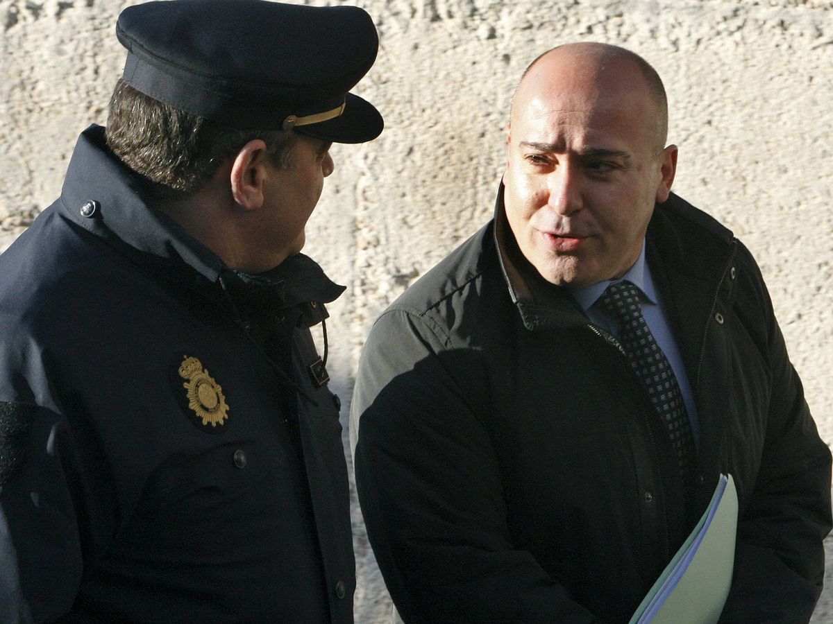 Foto: El exespía durante el juicio. (EFE)