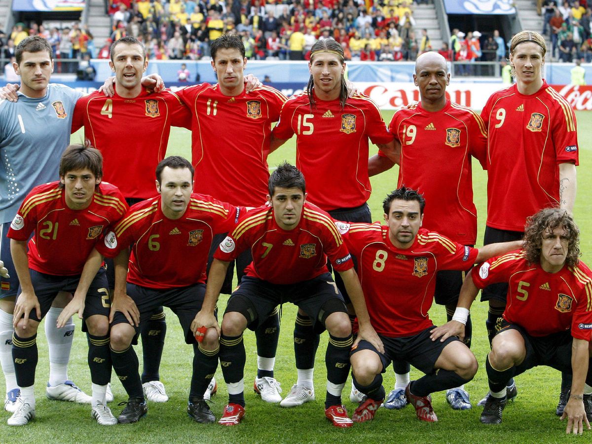 Foto: La alineación de España en a Eurocopa de 2008 (EFE/GEORGI LICOVSKI).