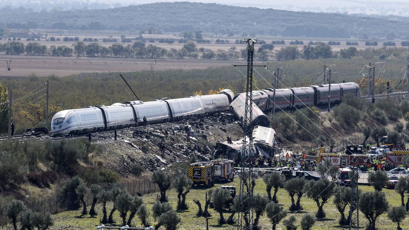 Los 17 minutos que precedieron al choque de trenes "inverosímil" de Urda