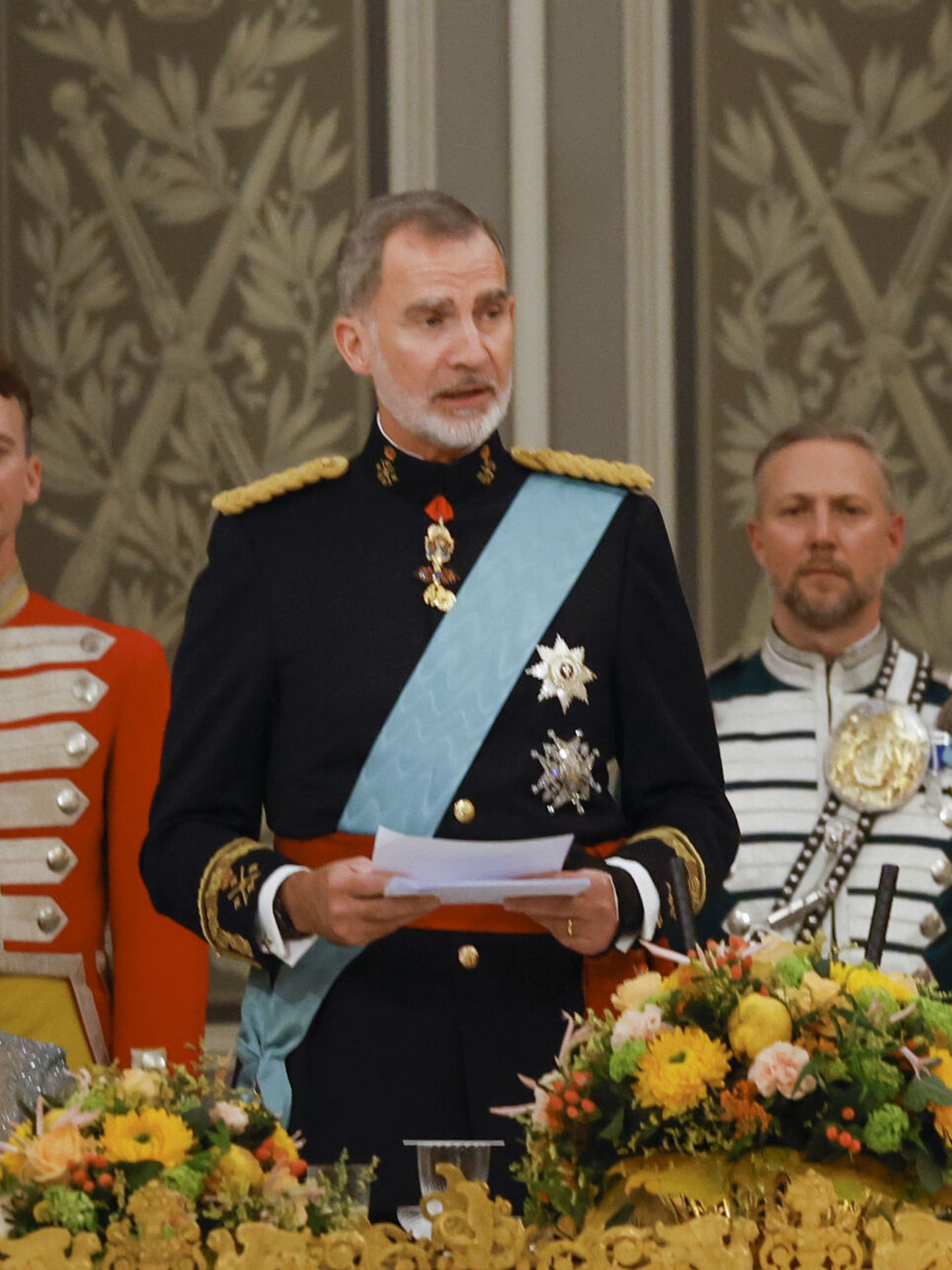 El rey Felipe pronuncia unas palabras durante la cena de gala en el palacio de Christiansborg. (EFE/Juanjo Martín)