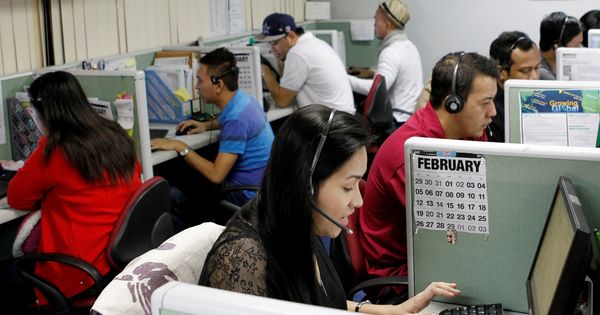 Foto: Trabajadores de un 'call center' en Filipinas. (Reuters)