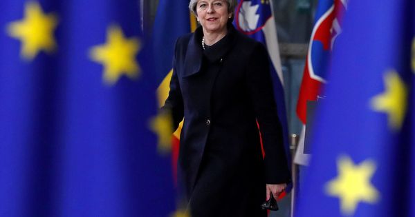 Foto: Theresa May a su llegada a la Cumbre de la UE en Bruselas, el 14 de diciembre de 2017. (Reuters)