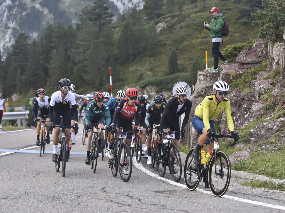 Foto: Uno de cada cuatro deportistas en Navarra y Euskadi opta por la bicicleta (EFE/Javier Blasco)